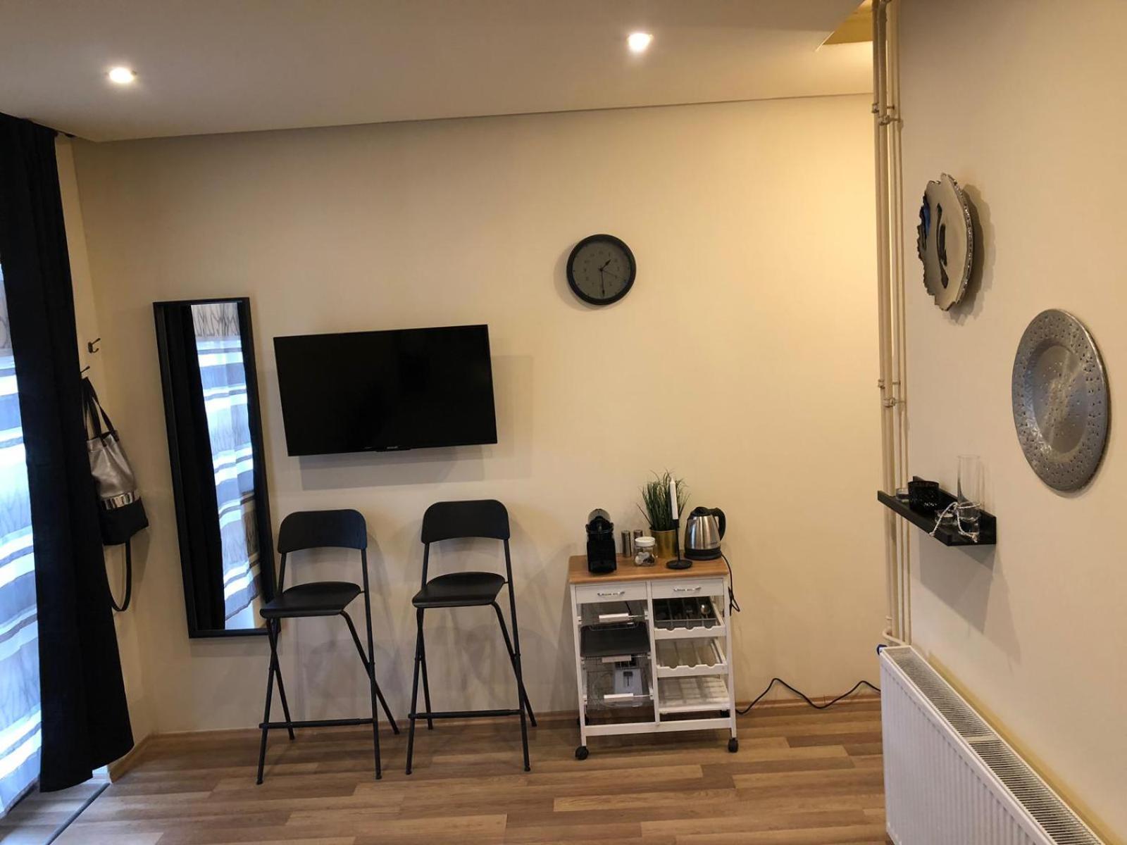 Black & White Apartments • Black Eger Extérieur photo